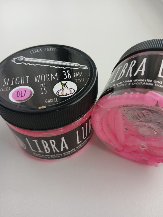 Slight Worm 38mm, 017-Bubble Gum, 0,25gr, Garlic, 15psc/pack